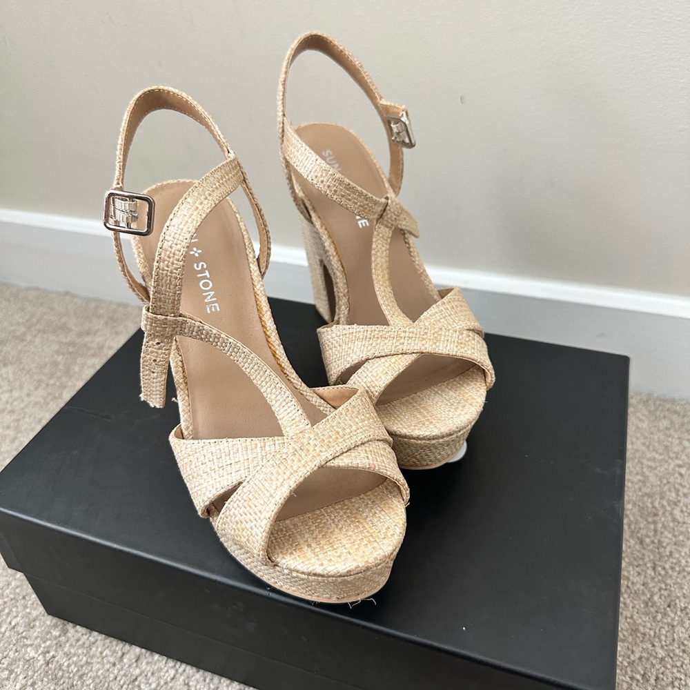 Woven T-Strap Platform Sandals in Natural - Picture 2 of 6